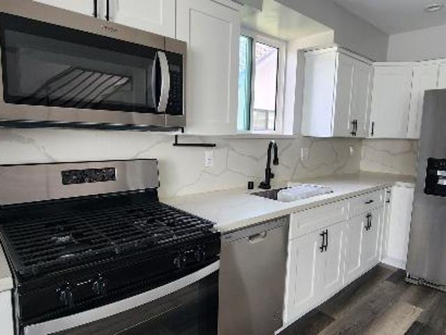 Townhouse for rent in Canoga Park, California
