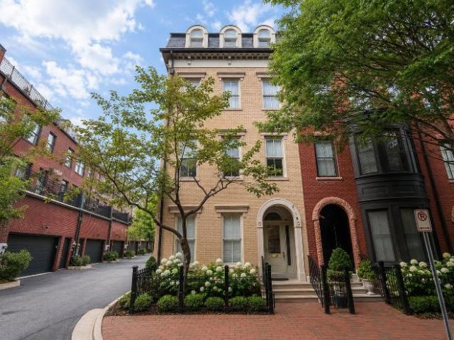 Townhouse for rent in Potomac, Maryland
