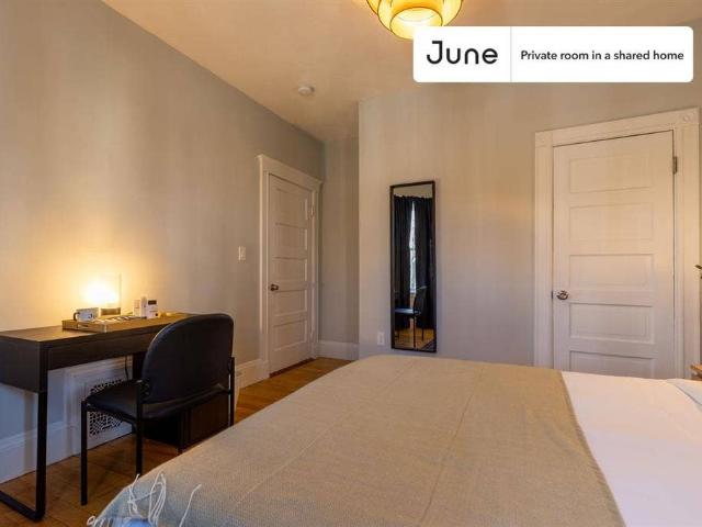 Room for rent in Dorchester, Boston