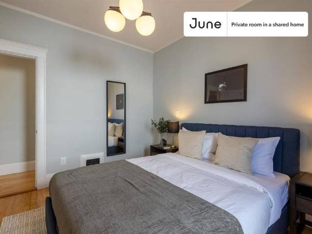 Room for rent in Dorchester, Boston