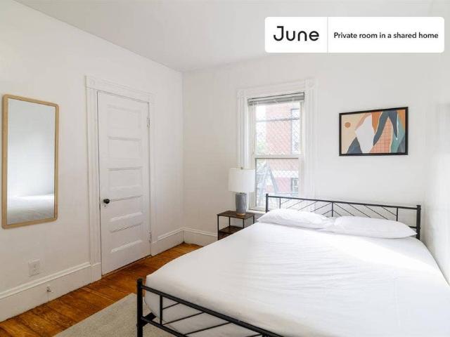 Room for rent in Dorchester, Boston