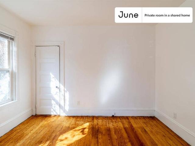 Room for rent in Dorchester, Boston