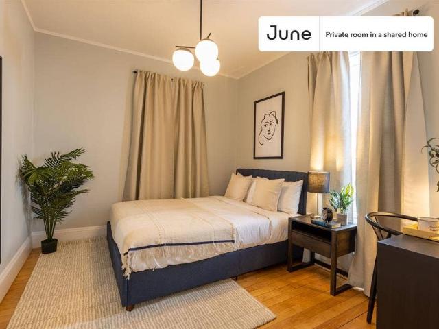 Room for rent in Dorchester, Boston