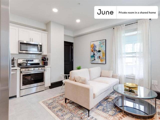 Room for rent in Dorchester, Boston