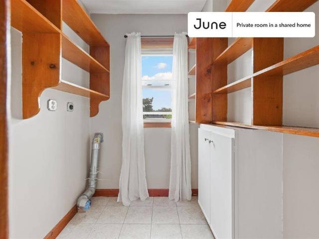 Room for rent in Mattapan, Boston
