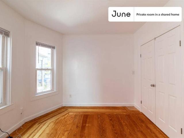 Room for rent in Dorchester, Boston