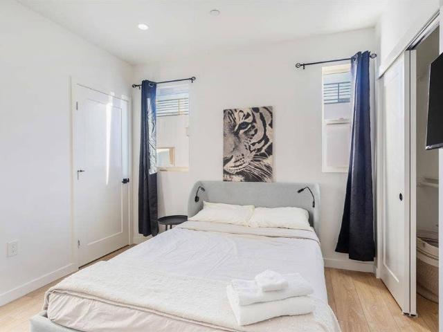 Apartment for rent in Canoga Park, California
