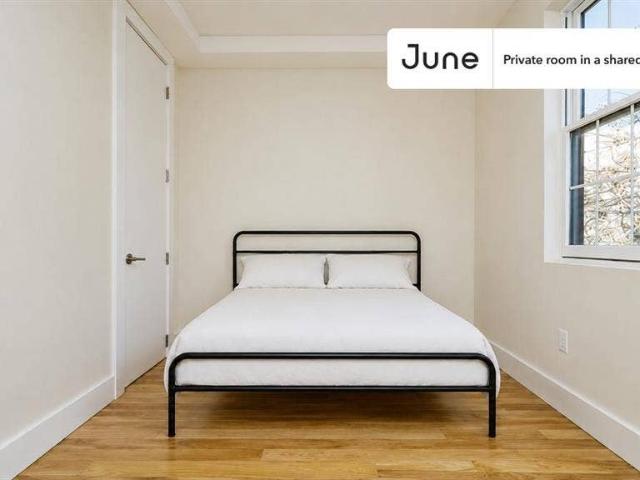 Room for rent in Arverne, New York