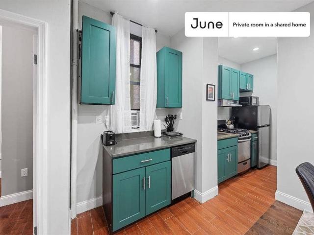 Room for rent in Arverne, New York