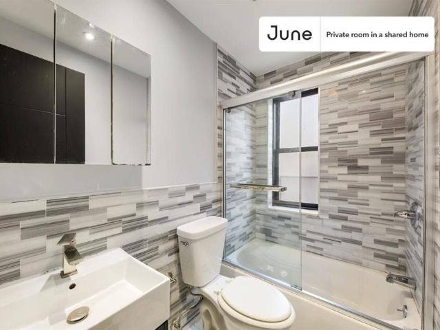 Room for rent in Arverne, New York