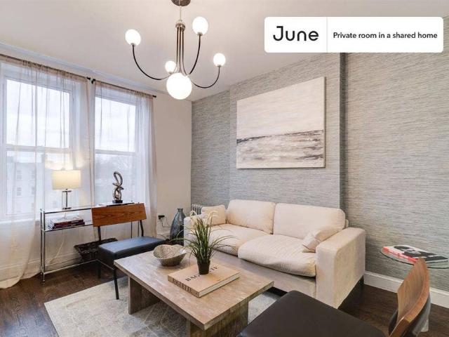 Room for rent in Arverne, New York