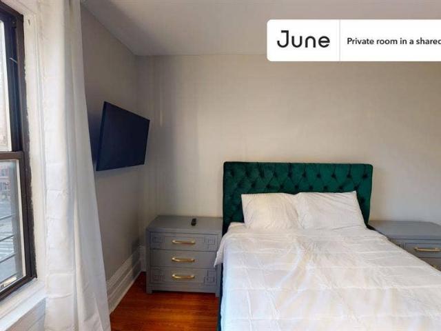 Room for rent in Arverne, New York
