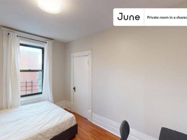 Room for rent in Arverne, New York