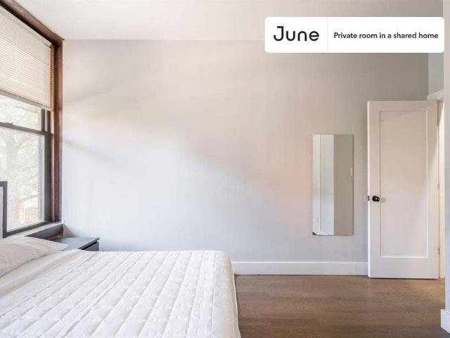 Room for rent in Arverne, New York