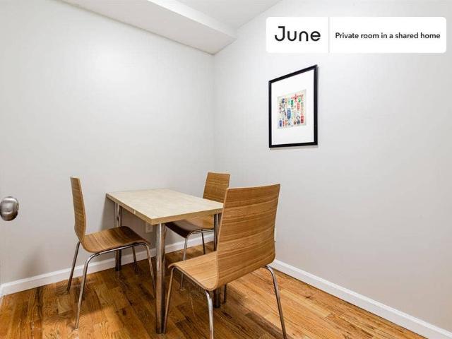 Room for rent in Arverne, New York
