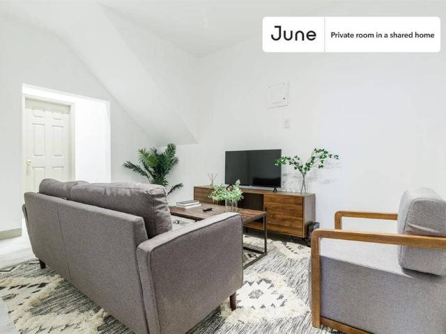 Room for rent in Arverne, New York