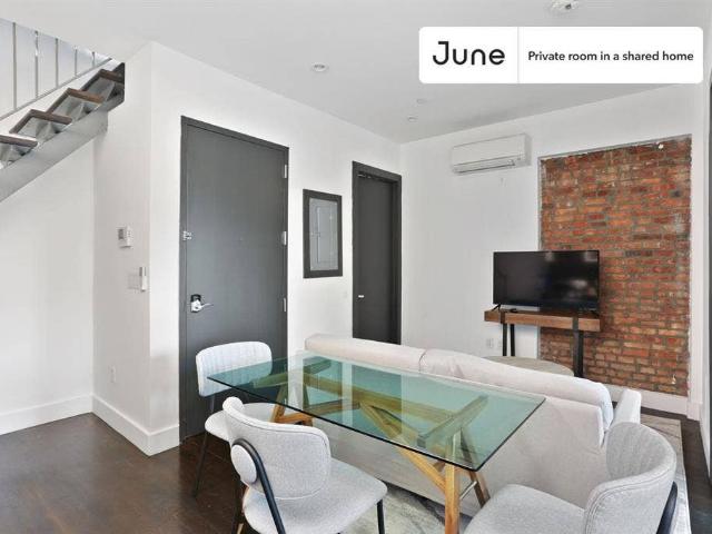 Room for rent in Arverne, New York