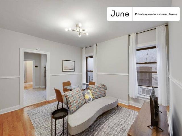 Room for rent in Arverne, New York