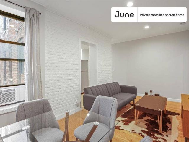 Room for rent in Arverne, New York