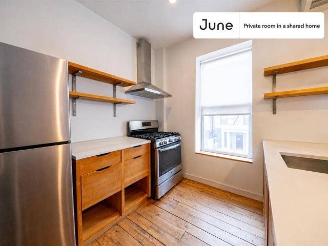 Room for rent in Arverne, New York