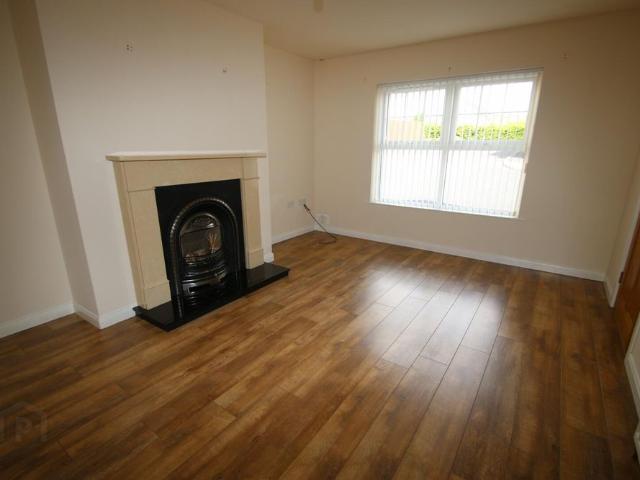 Townhouse to rent in Newmills