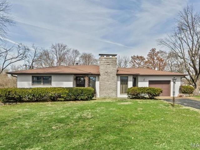 House for sale in Fairview Heights, Illinois