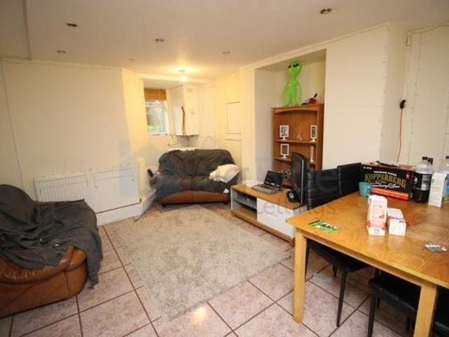House for rent in Hyde Park, West Yorkshire