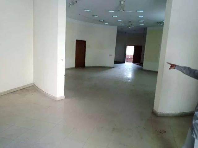 Commercial for rent in لاہور, لاہور ڈویژن