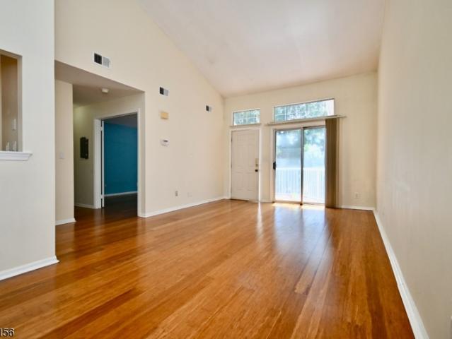 Condo for sale in Pluckemin, New Jersey