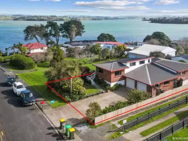 House for sale in Awhitu