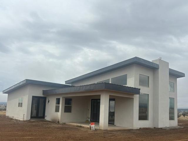 House for sale in Edgewood, Santa Fe County