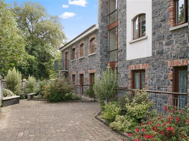 Apartment for sale in Dublin 14, North Tipperary