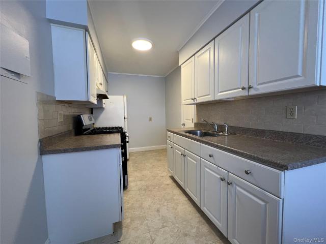 Condo for sale in Colonial Springs Condominiums, City of Beacon