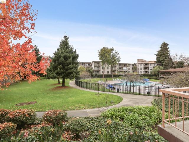 Condo for sale in Watergate, Emeryville
