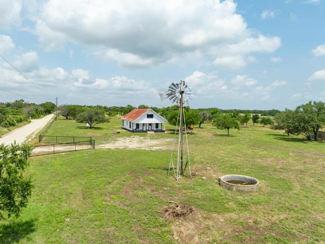 House for sale in Hamilton, Texas