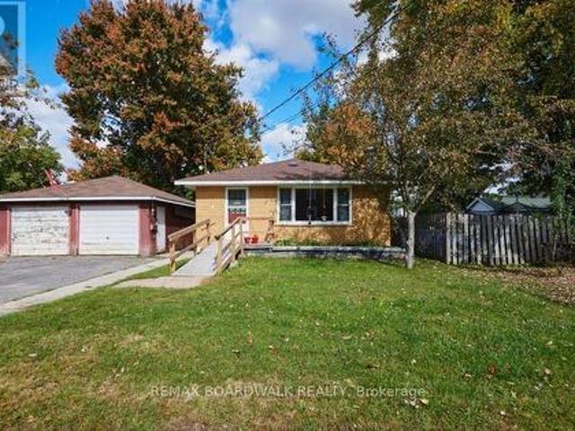 House for sale in Smiths Falls, Eastern Ontario