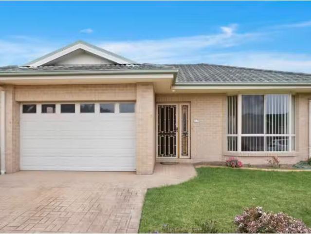 House for rent in Kanahooka, Wollongong City Council