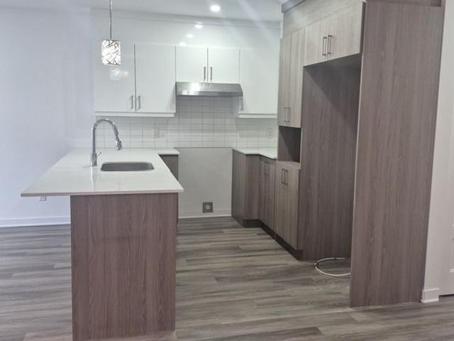 Apartment for rent in Sainte-Rose, Laval (région administrative)