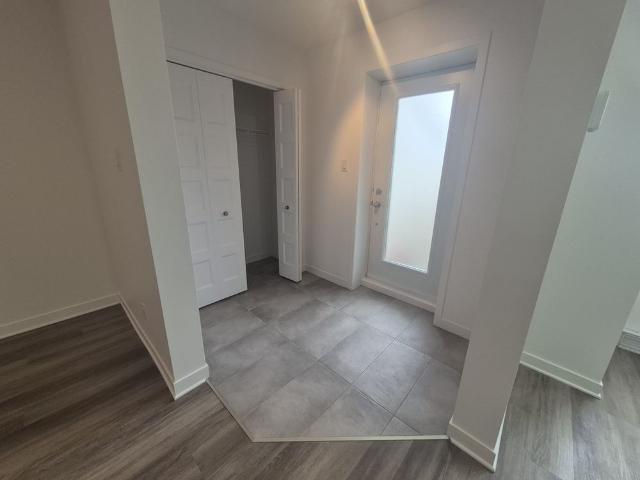 Apartment for rent in Sainte-rose, Quebec