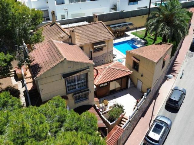 Casa en venta en Diputació, l'Alacantí