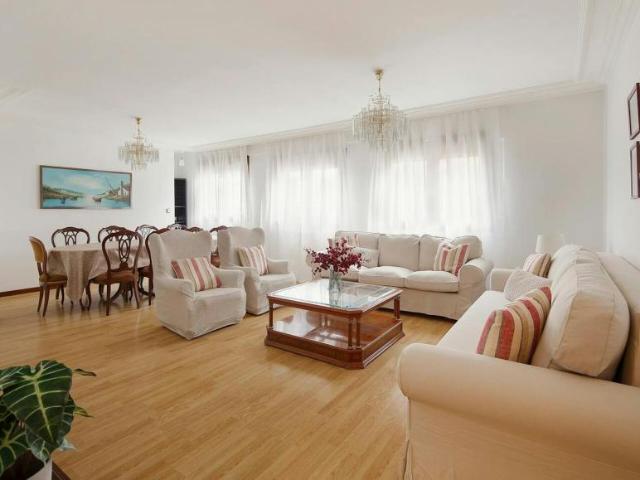 Casa en alquiler en Los Campos, Gijón