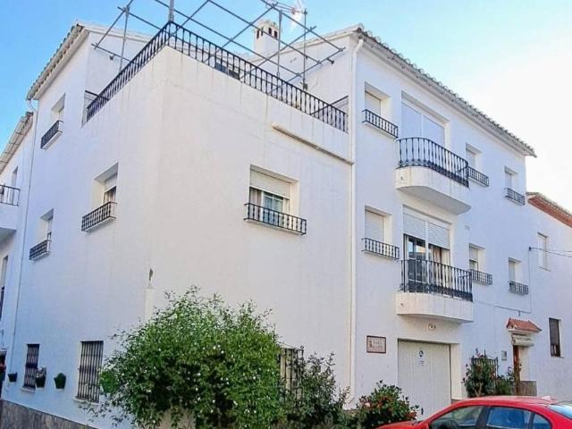 Casa en venta en Benarrabá, Málaga