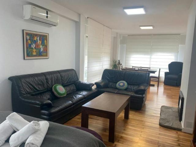 Casa en alquiler en Aríns, Santiago