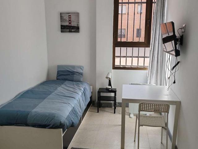 Habitación en alquiler en Alcalá De Henares, Madrid
