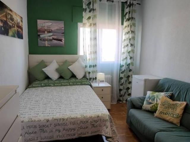Habitación en alquiler en Alcalá De Henares, Distrito IV