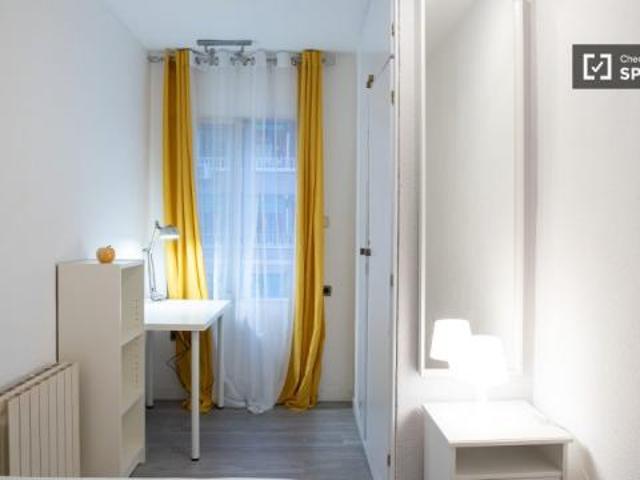 Habitación en alquiler en Alcalá De Henares, Distrito V