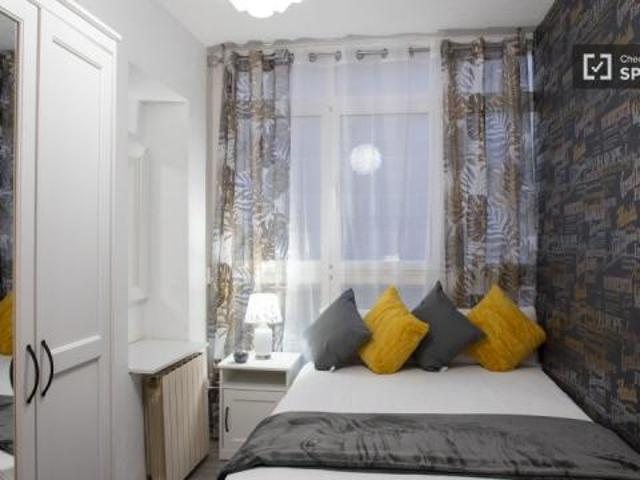 Habitación en alquiler en Alcalá De Henares, Distrito V