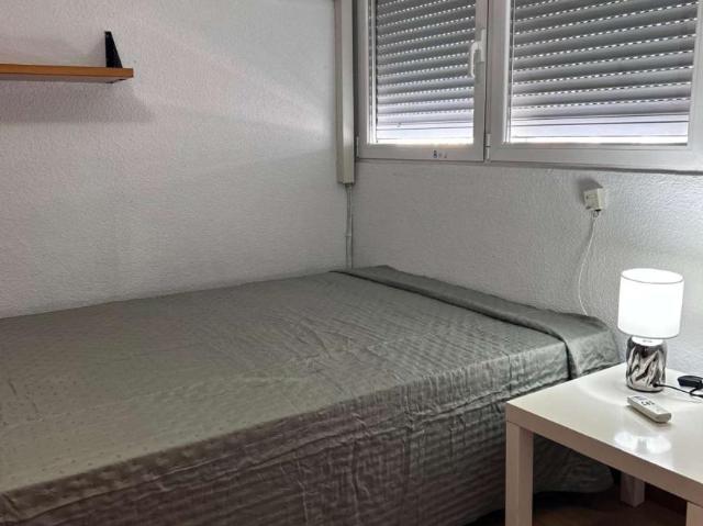 Habitación en alquiler en Medina-sidonia, Madrid
