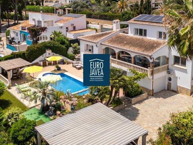 Villa en venta en Adsubia, Urbanització La Finca