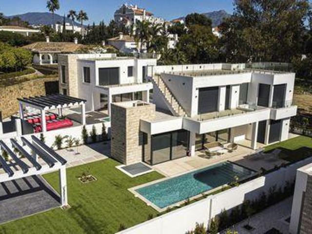 Chalet en venta en Monte Biarritz, Costa del Sol Occidental